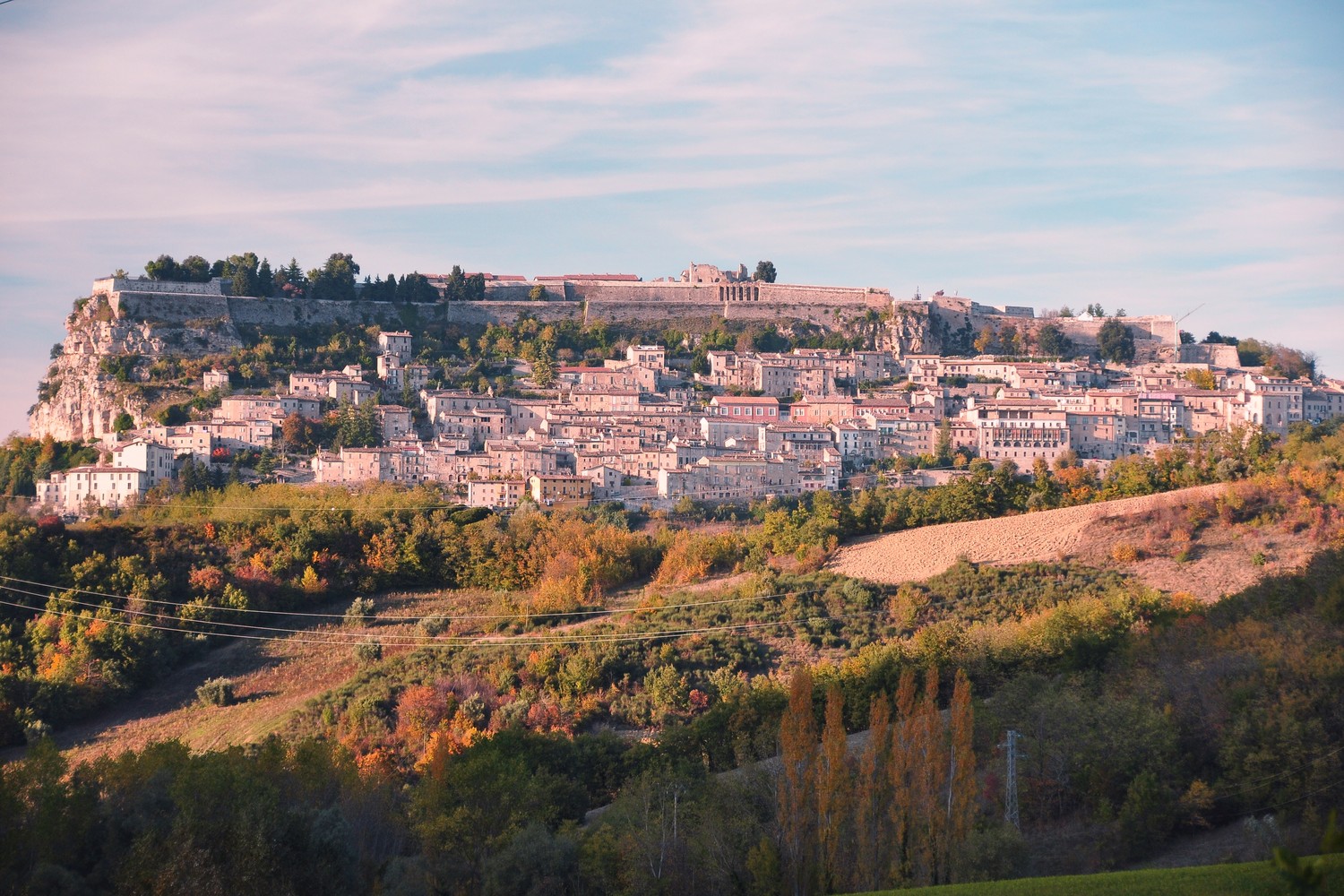 Il borgo di Civitella del Tronto con la fortezza